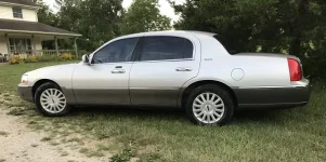 Lincoln Town Car Pic July 2022.webp