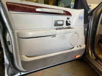 2003-Lincoln-Town-Car-.webp 2003-Lincoln-Town-Car-.webp