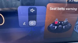 Right steering wheel button icon and background colors of messages changed.webp