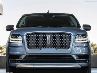 Lincoln-Navigator-2018-800-08.webp