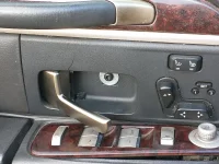 lincoln town car - handle with bolt.webp
