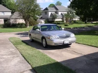 2003 Town Car Executive front.webp