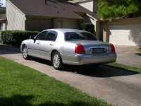 2003 Town Car Executive rear.webp