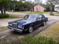 1985 Town Car Front.webp