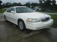 Donnies New 2004 Lincoln Town Car Ultimate.webp