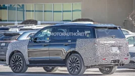 2022-lincoln-navigator-facelift-spy-shots--photo-credits-baldauf-sb-medien_100778112.webp