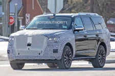 2022-lincoln-navigator-facelift-spy-shots--photo-credits-baldauf-sb-medien_100778119_h.webp
