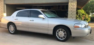 Lincoln Town Car Signature Limited 2009.webp
